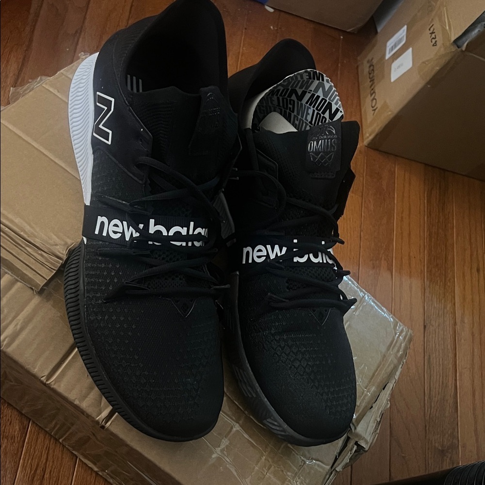 New BalanceOMN1S Low 'Black Magnet'MEN'S